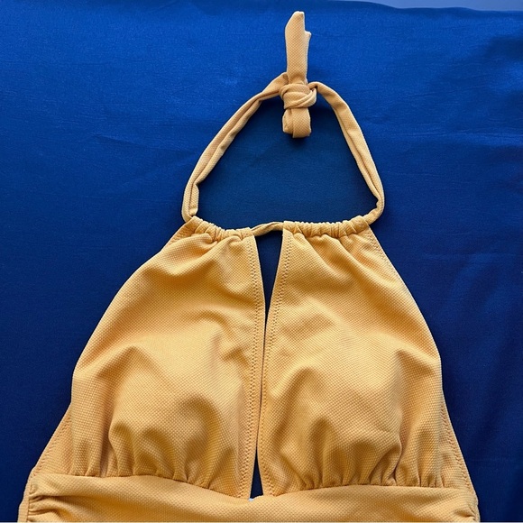 ****NWT****Cupshe Swimwear - One Piece w/ halter neckline - Picture 2 of 7